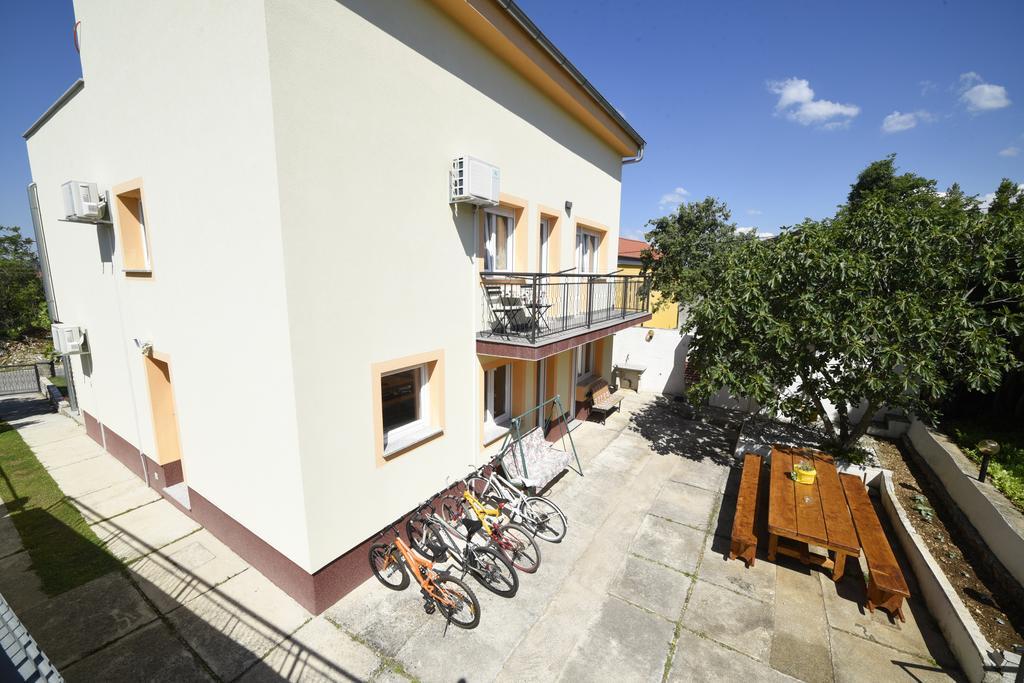 Apartments Rudy Jadranovo Luaran gambar
