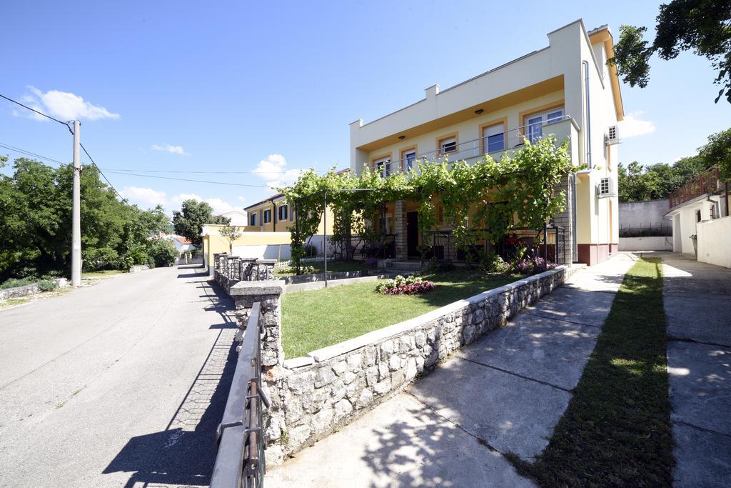 Apartments Rudy Jadranovo Luaran gambar