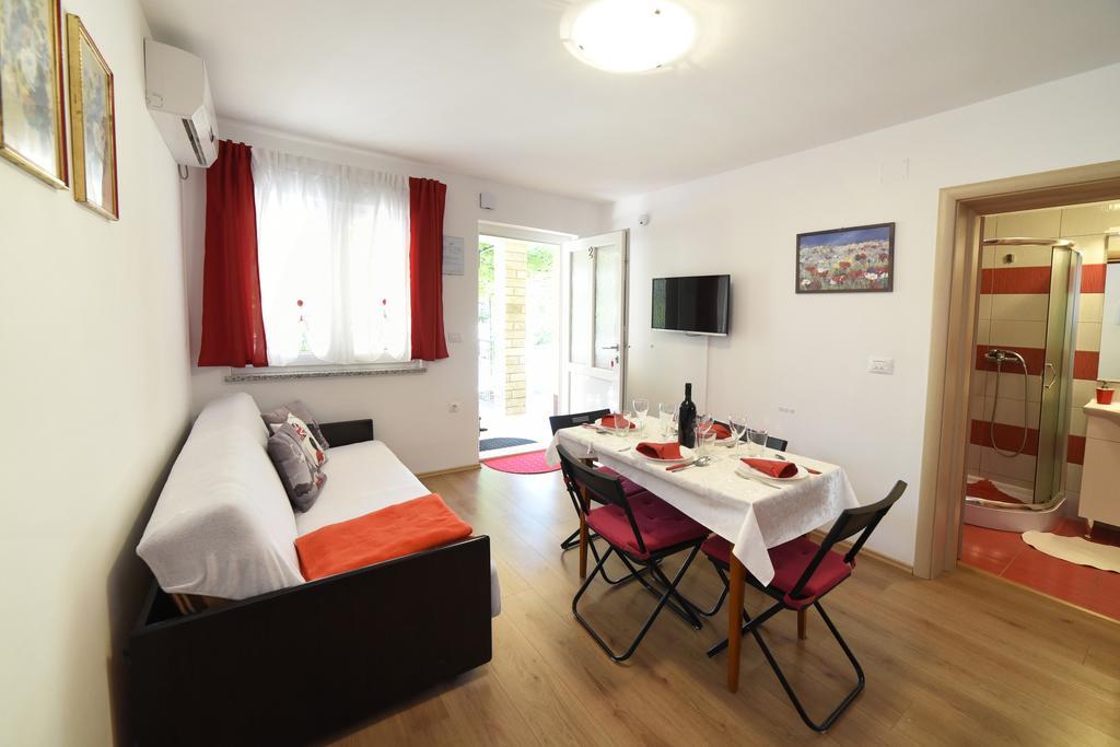 Apartments Rudy Jadranovo Luaran gambar